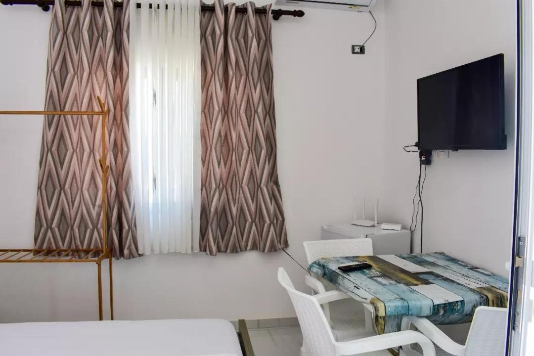Troi Beach House Vlorë Екстериор снимка